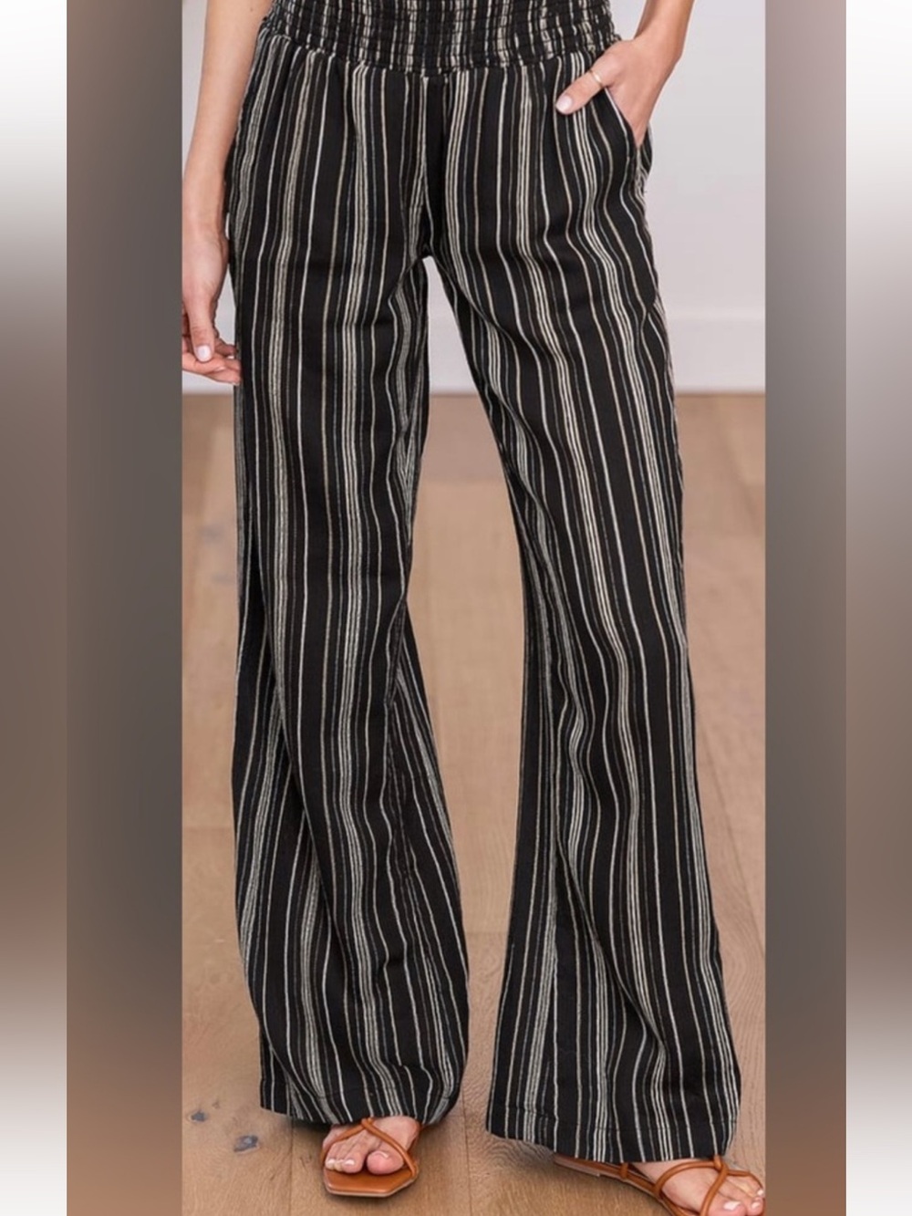 Billabong Striped pants- waist band sz L- Black front and back pockets - Picture 3 of 4